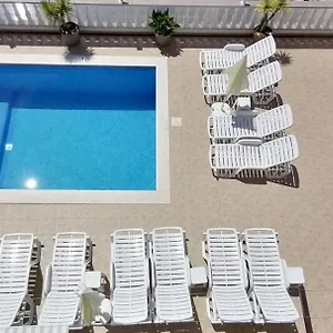  Apartman Curic